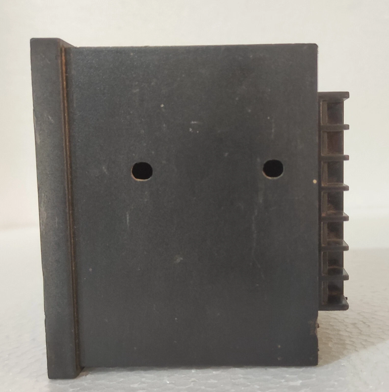 admin/uploads/uploads/Schneider Electric Conzerv DM3257 Power Meter_5.webp